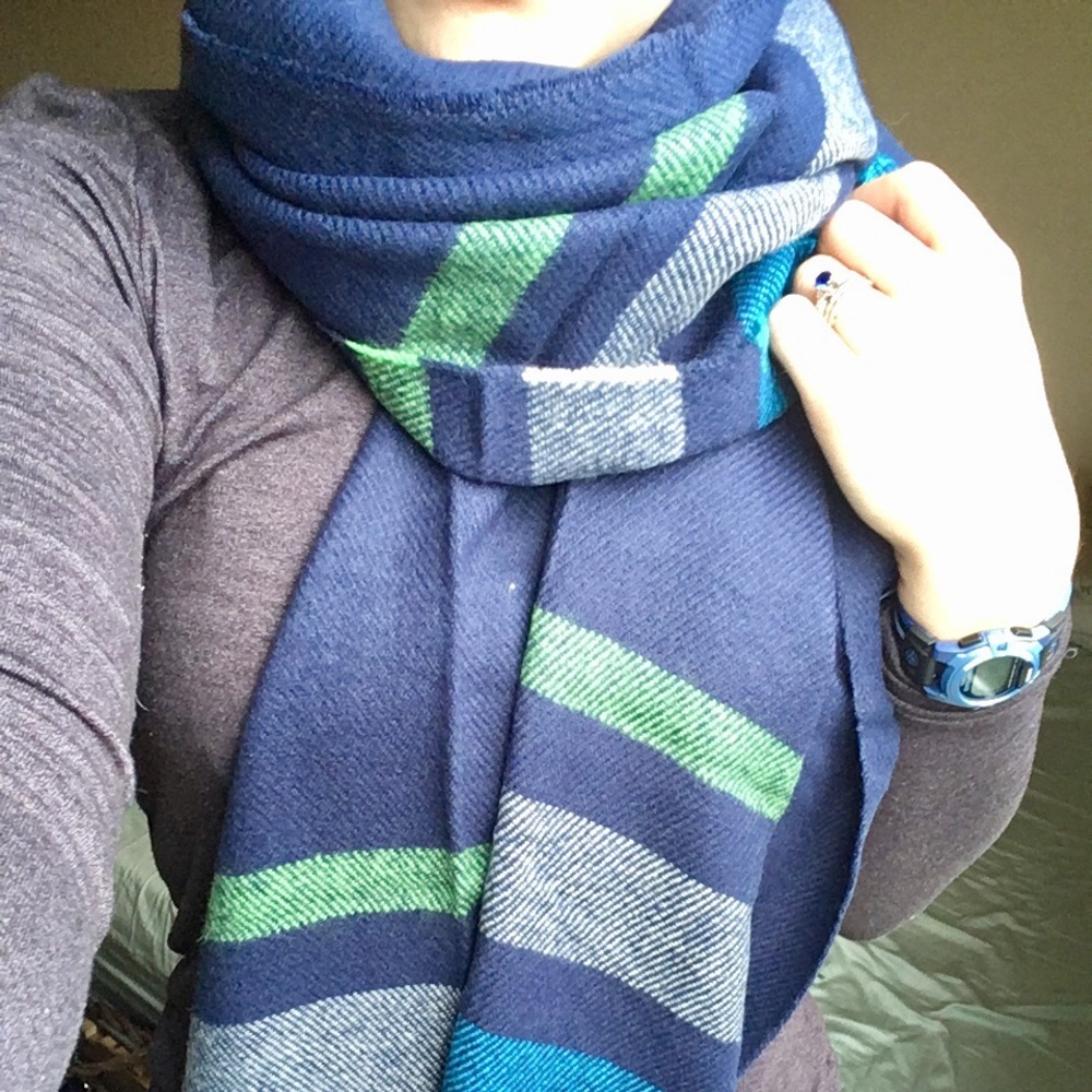 Navy Blue Patterned Scarf! - Picture 2 of 6
